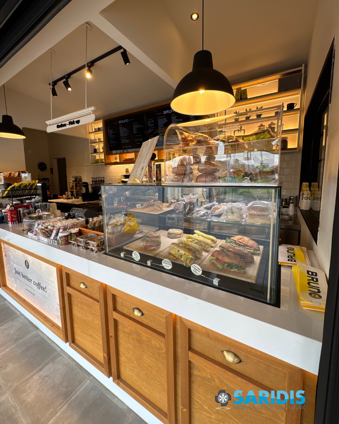 Bruno Coffee Store στη Σωζόπολη – εξοπλισμός καφέ SARIDIS