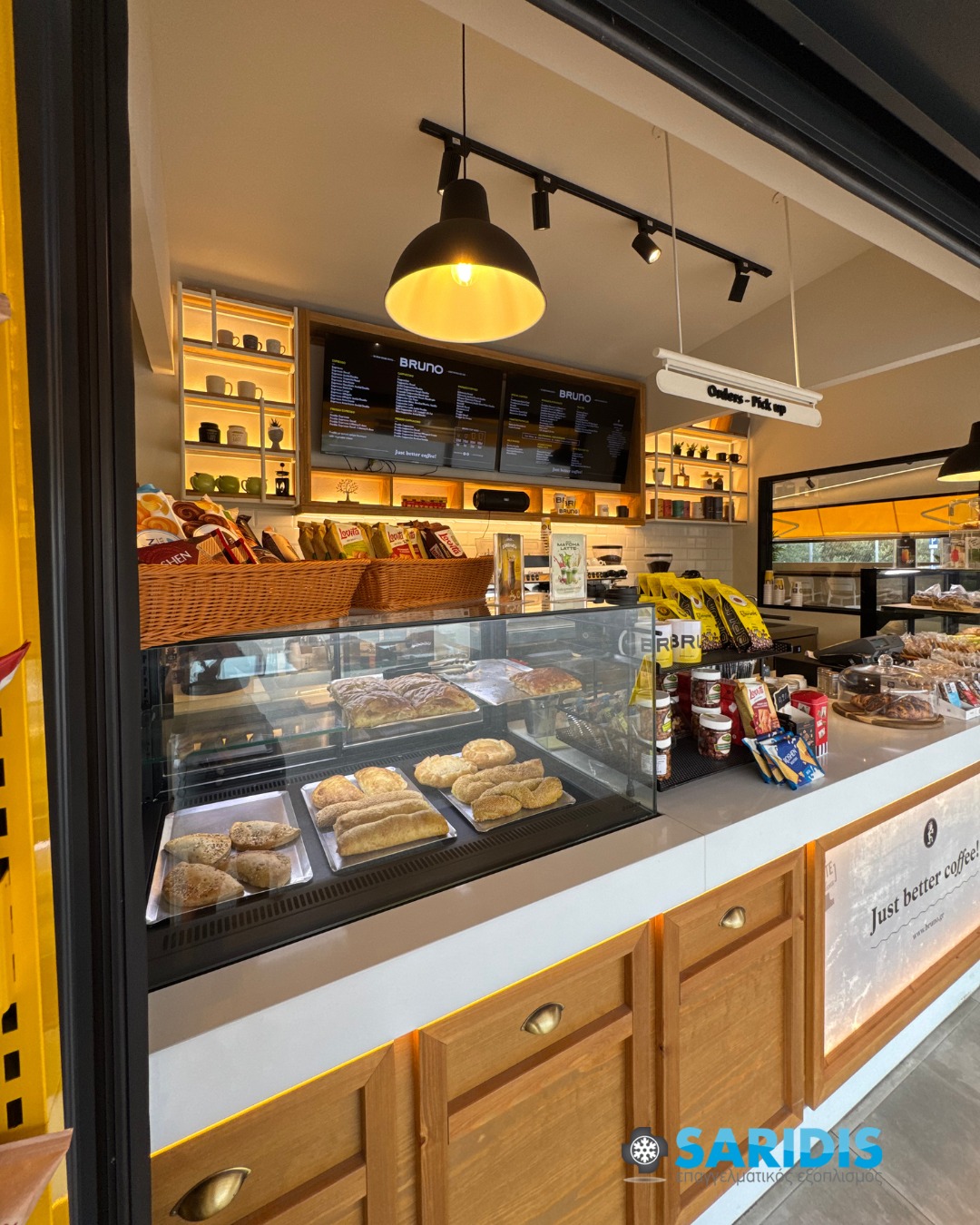 Bruno Coffee Store στη Σωζόπολη – εξοπλισμός καφέ SARIDIS