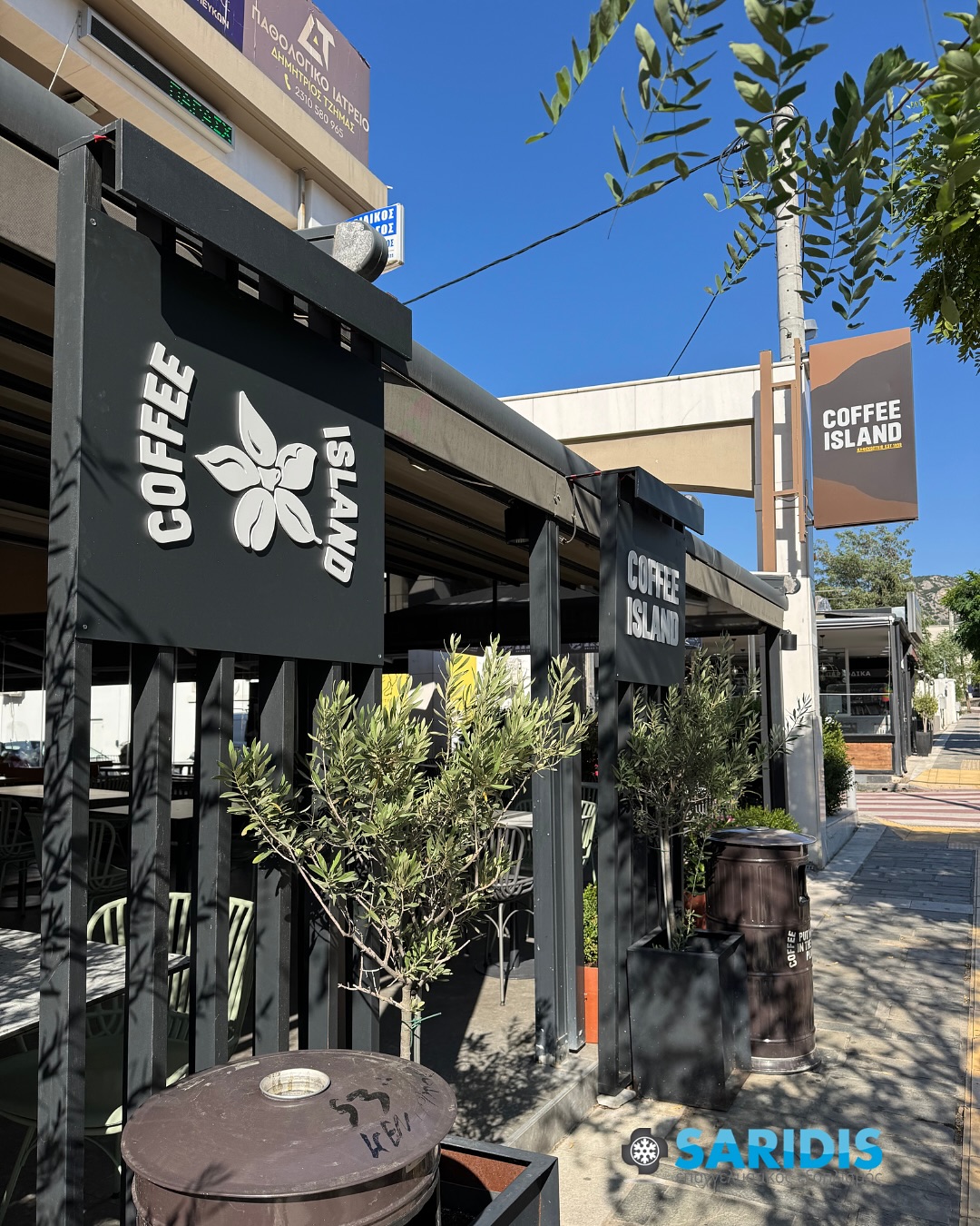 Coffee Island – Πεύκα – εξοπλισμός SARIDIS